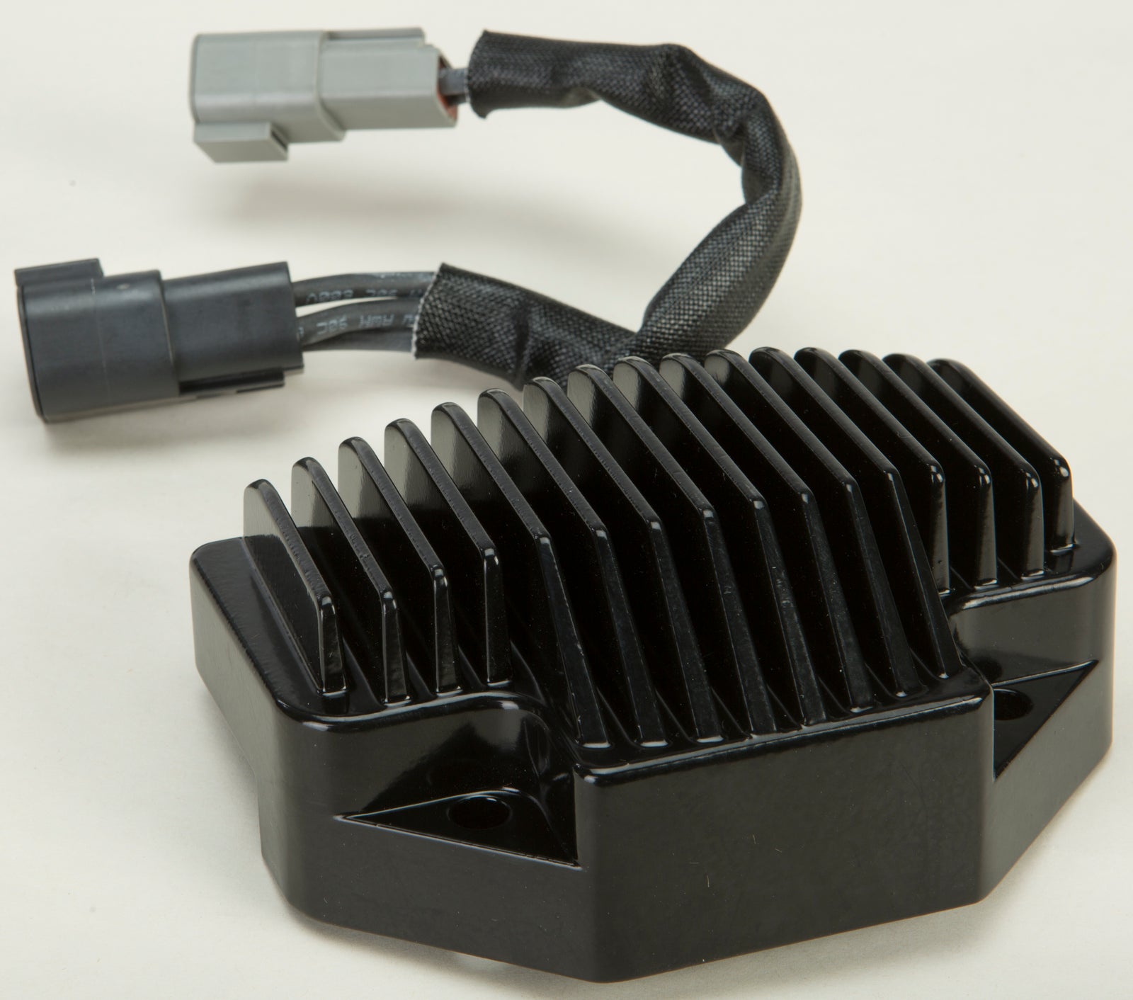 Regulator Black Dyna `06 07 OEM 74631 06