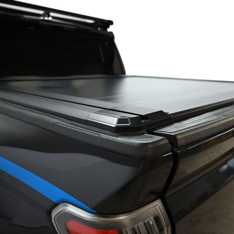 Westin 24-26 Toyota Tacoma 5ft Bed Manual Retractable Tonneau Cover - Black