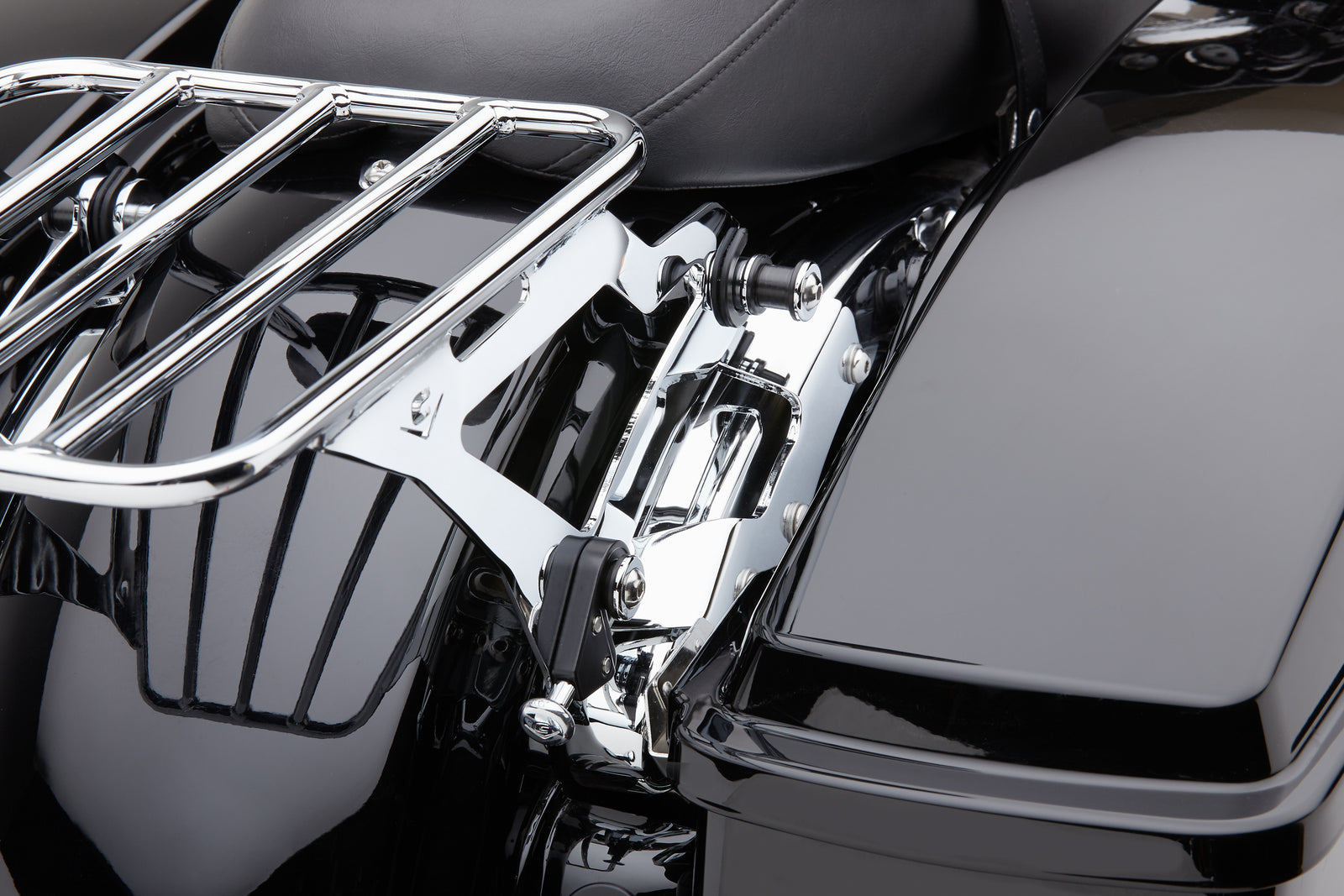 Backrest Mounting Kit Chrome Flh/Flt 09 13
