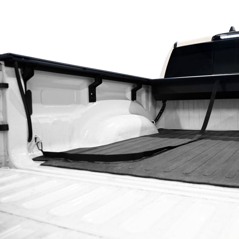 Westin 19-26 Ram 1500 (New Body)(Excl. RamBox) 5ft 7in Bed Manual Retractable Tonneau Cover - Black