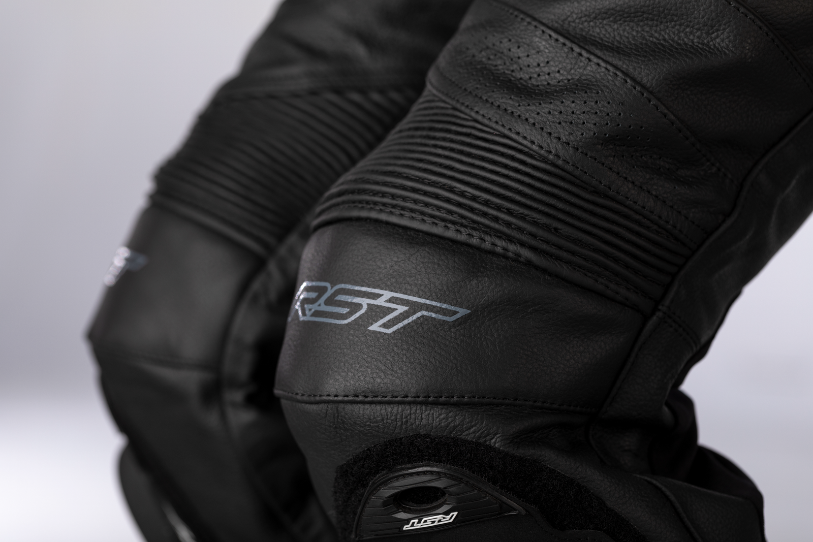 S1 Ce Jean Black/Black Leather 5xl