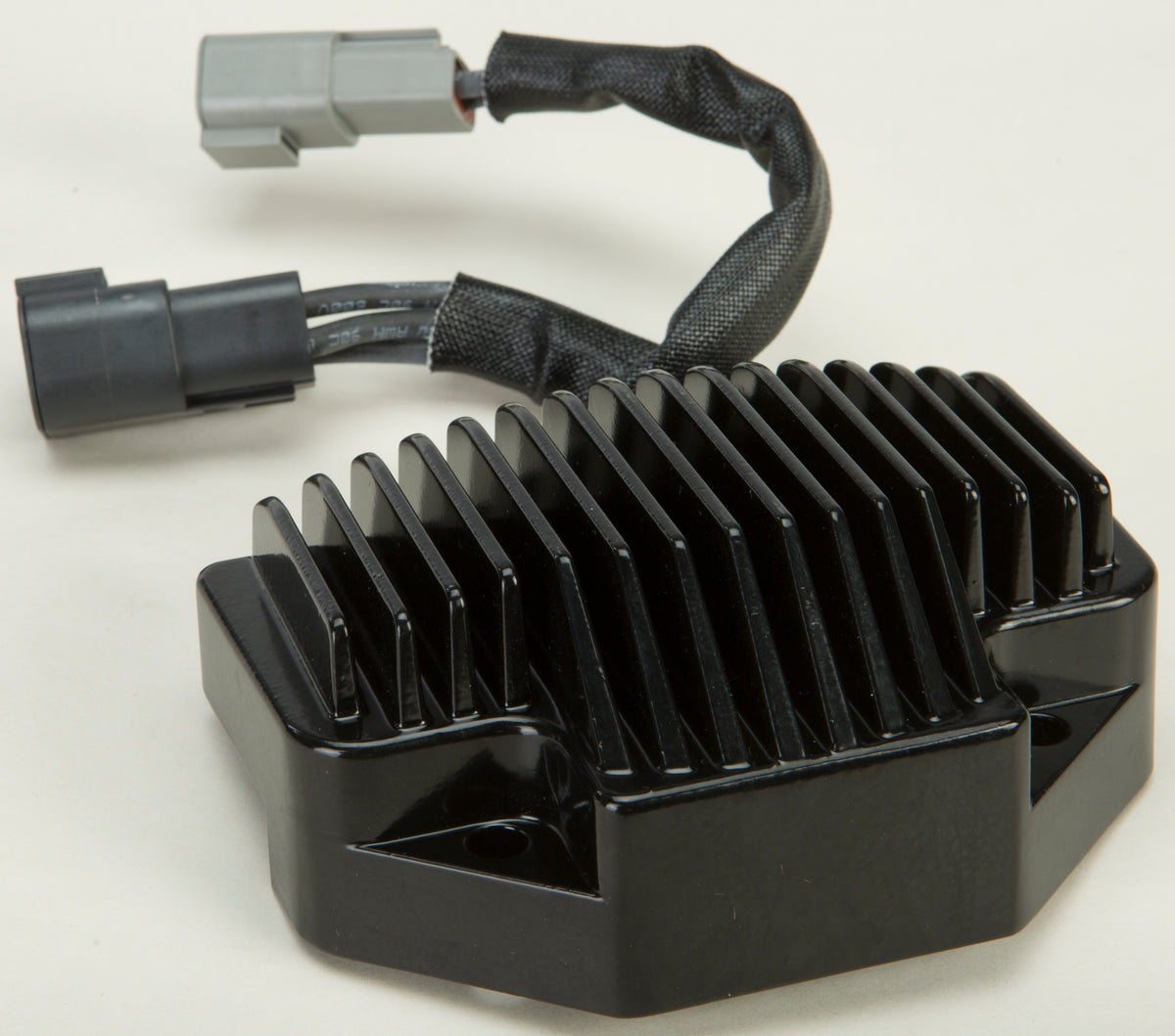 Regulator Black Dyna `06 07 OEM 74631 06