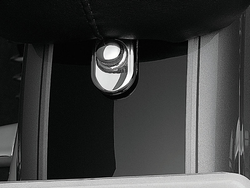 Kuryakyn Seat Beauty Cap &amp; Thumb Screw Combo Chrome