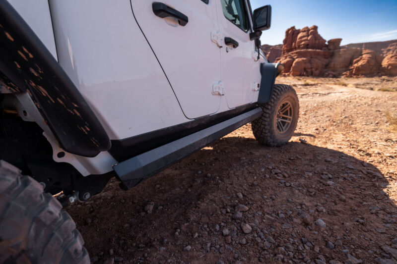 AMP Research 20-24 Jeep JT Gladiator (Launch/Overlnd/Rubicon/Sport/Sport S) PowerStep XL - Black