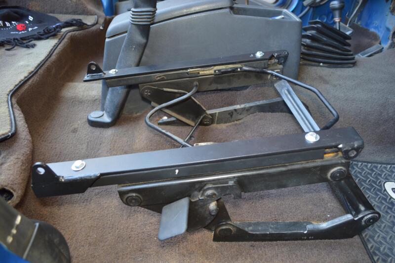 PRP Jeep CJ7/YJ Seat Adapter Mount (Passenger Side)