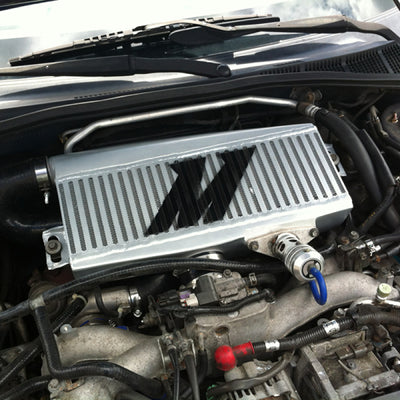 Mishimoto Subaru 02-07 WRX/04-07 STi Top-Mount Intercooler Kit - Powder Coated Silver & Blue Hoses